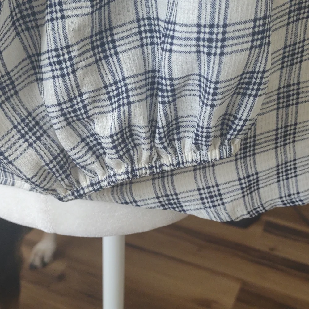 Gilly off-the-shoulder top with sleeves. Size S Blue/white plaid. 100% polyester - Picture 5 of 8
